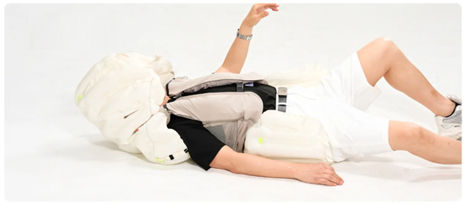Backward fall with the airbag deployed